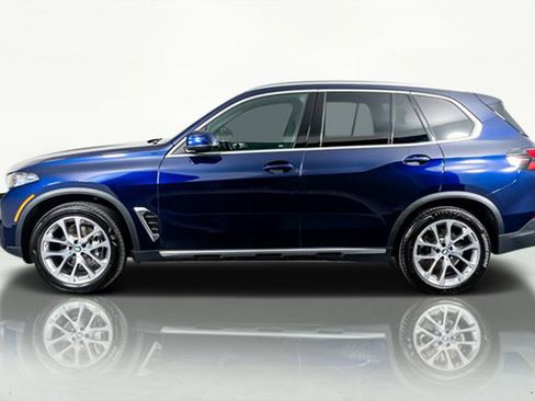 Used 2024 BMW X5 xDrive40i w/ Premium Essential Package image 14