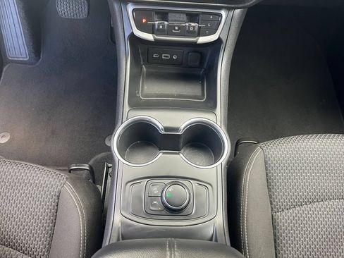 Used 2024 GMC Terrain SLE FWD image 41