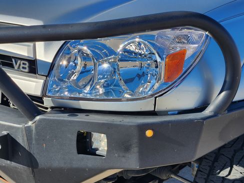 Used 2004 Toyota 4Runner Limited image 9