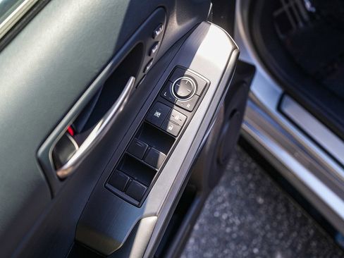 Used 2024 Lexus IS 500 RWD image 21