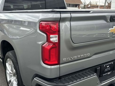 Used 2025 Chevrolet Silverado 1500 High Country w/ High Country Premium Package AWD/4WD image 9