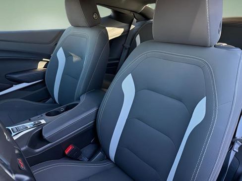 Used 2022 Chevrolet Camaro SS w/ Design Package 1 image 17