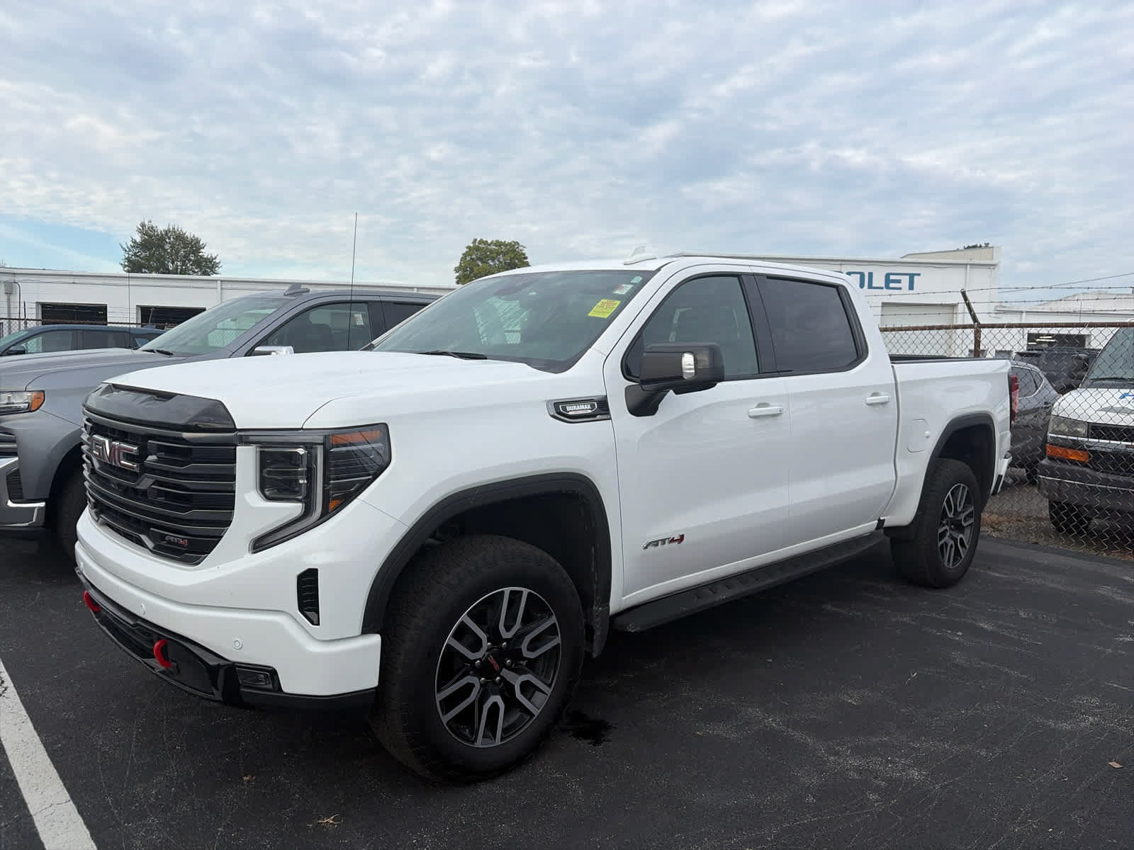 Used 2026 GMC Sierra 1500 AT4 w/ Technology Package AWD/4WD image 1
