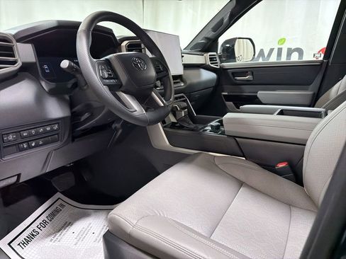 Used 2025 Toyota Tundra Limited AWD/4WD image 20