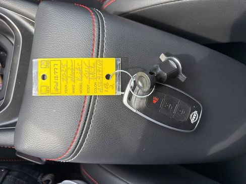 Used 2025 Nissan Kicks SR image 12