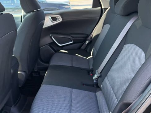 Used 2021 Kia Soul LX FWD image 9