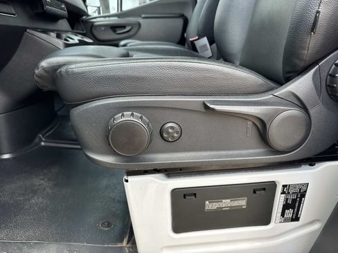 Used 2021 Mercedes-Benz Sprinter 2500 image 32