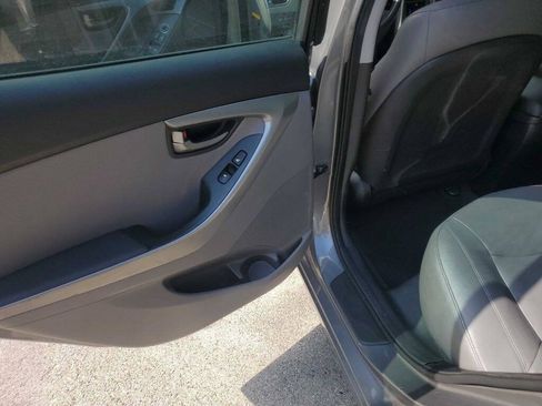 Used 2013 Hyundai Elantra Limited FWD image 9