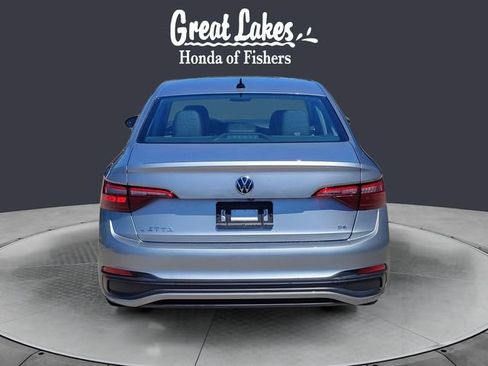Used 2024 Volkswagen Jetta SE FWD image 4
