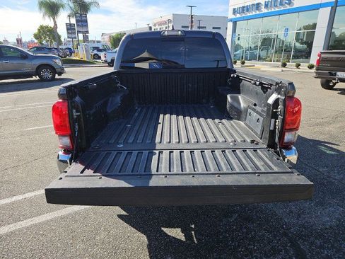 Used 2019 Toyota Tacoma SR5 RWD image 24