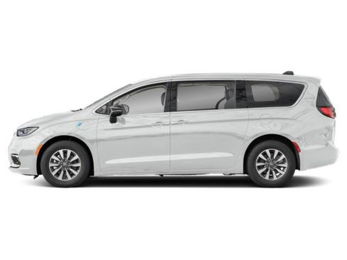 Used 2024 Chrysler Pacifica Limited FWD image 3