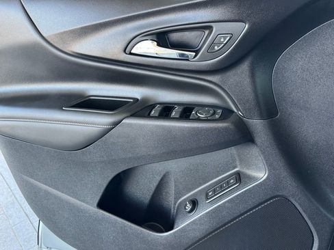 Used 2023 Chevrolet Equinox Premier image 35