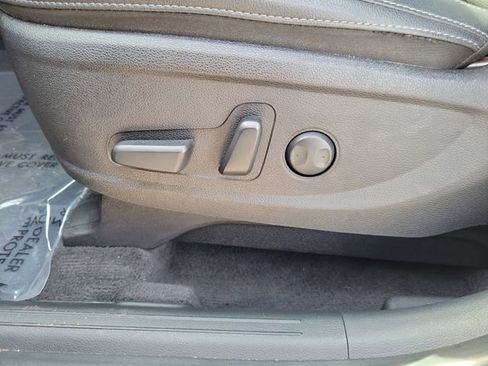 Used 2024 Kia Telluride EX w/ EX Captain's Chair Package image 13