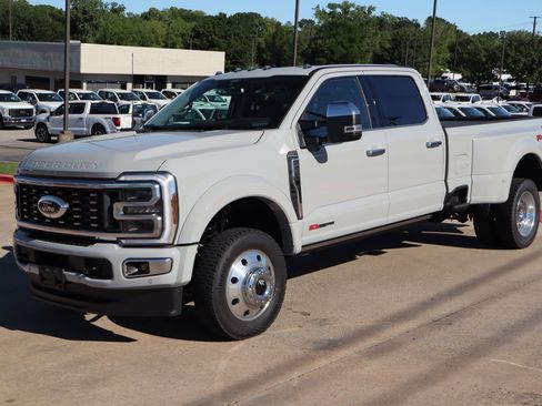 Used 2025 Ford F450 Platinum w/ Platinum Plus Package image 10