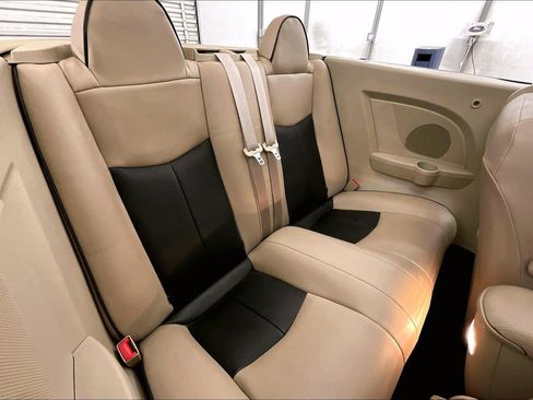 Used 2011 Chrysler 200 Touring image 27