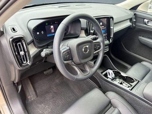 Certified 2024 Volvo XC40 B5 Plus w/ Protection Package Premier AWD/4WD image 4