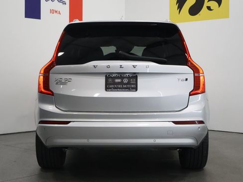 Used 2022 Volvo XC90 T6 Momentum w/ Advanced Package AWD/4WD image 11