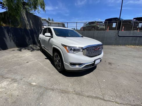 Used 2017 GMC Acadia Denali w/ Technology Package AWD/4WD image 8