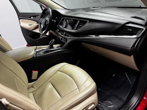 Used 2021 Buick Enclave Essence image 57