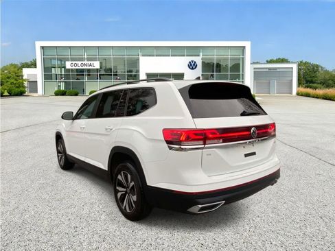 Certified 2024 Volkswagen Atlas SE AWD/4WD image 3
