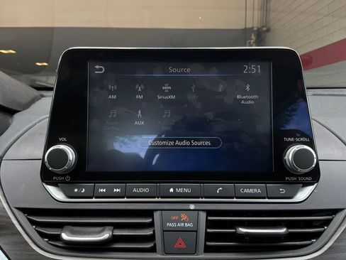Used 2025 Nissan Altima 2.5 SV FWD image 29