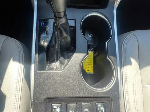 Used 2017 Toyota Camry XLE w/ Moonroof Package image 19