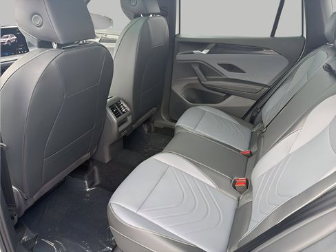 New 2026 Volkswagen Tiguan SE R-Line AWD/4WD image 15