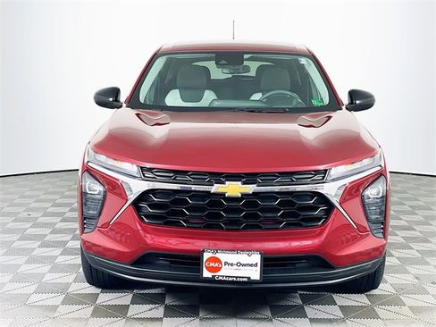 Certified 2024 Chevrolet Trax LS image 2