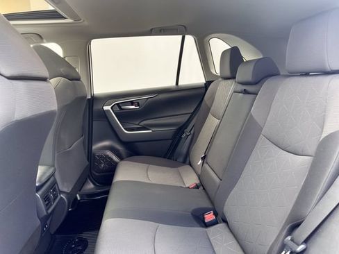 Used 2019 Toyota RAV4 XLE FWD image 27