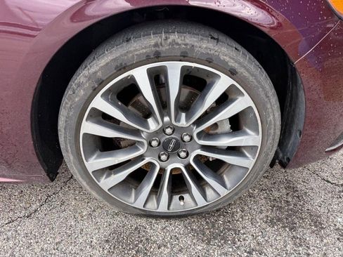 Used 2017 Lincoln Continental Select w/ Climate Package image 4