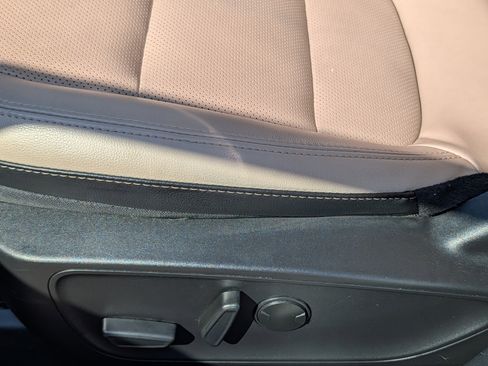 Used 2022 Ford Escape Titanium w/ Class II Trailer Tow Package image 11