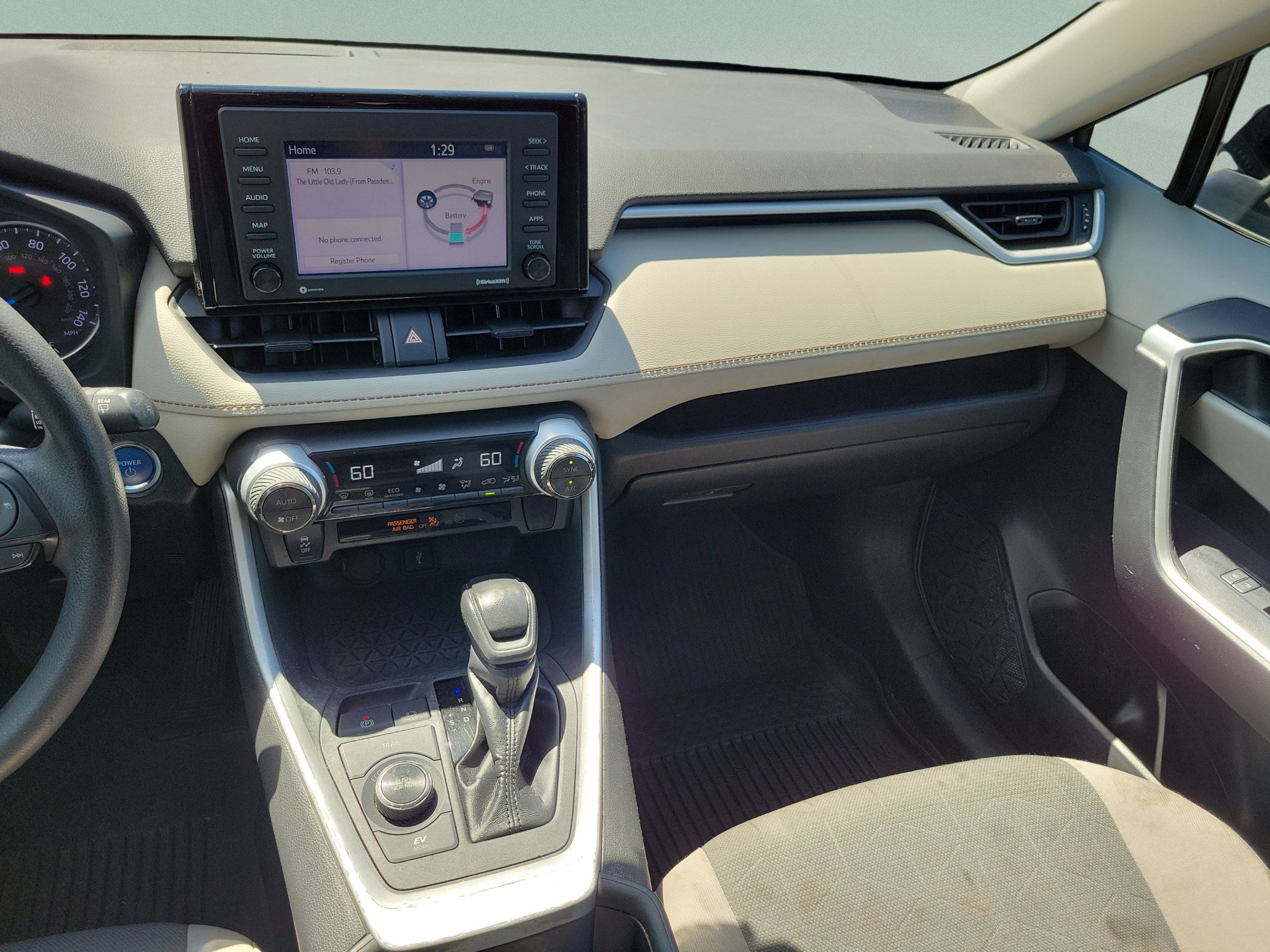 Used 2022 Toyota RAV4 XLE w/ Convenience Package AWD/4WD image 17