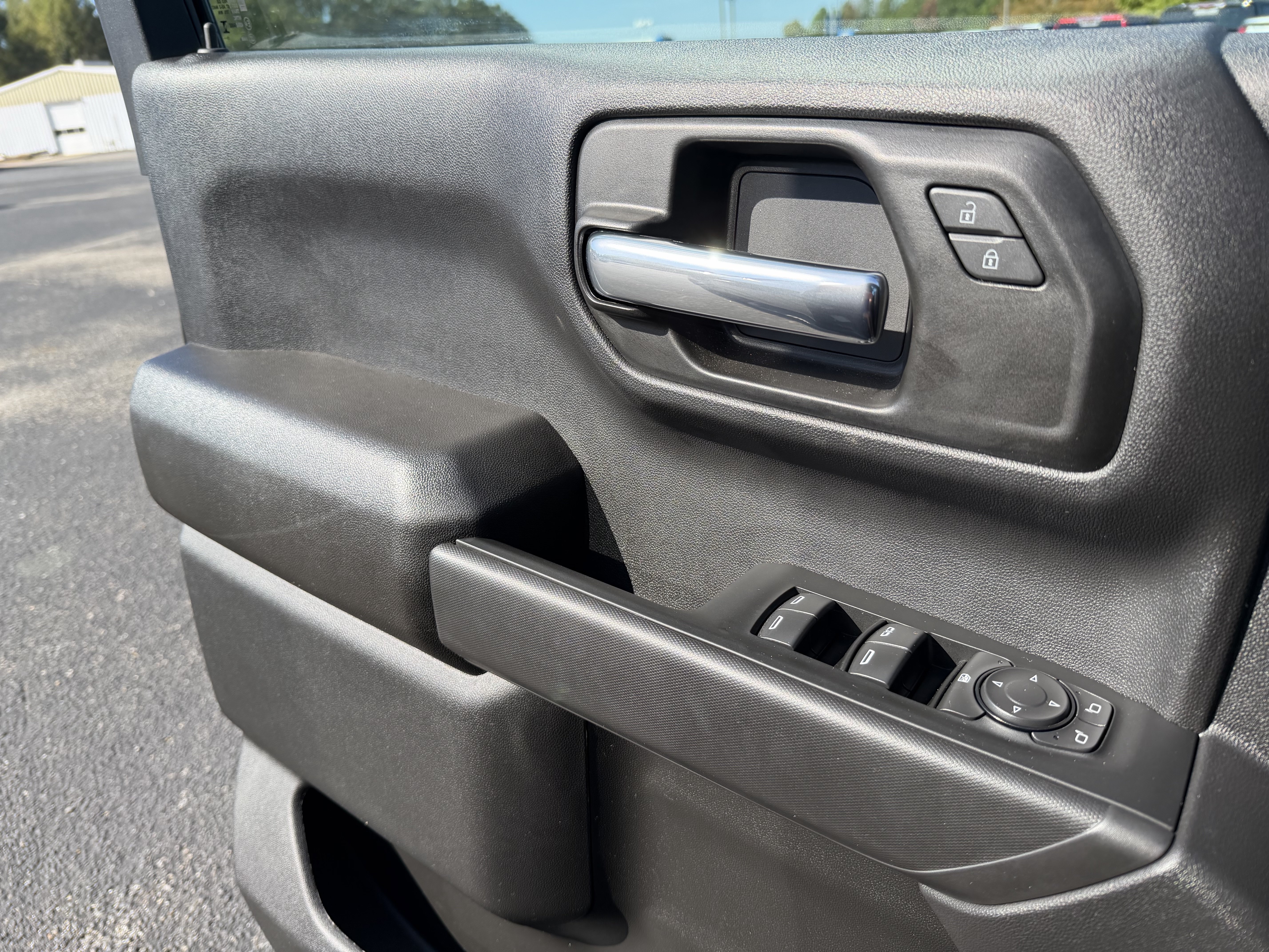 Used 2026 Chevrolet Silverado 1500 Custom Trail Boss w/ Dark Appearance Package AWD/4WD image 12