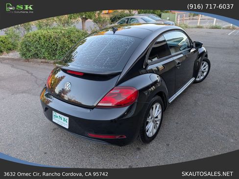 Used 2018 Volkswagen Beetle 2.0T S w/ Style & Comfort Package For S FWD image 7