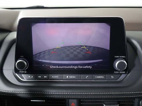 Used 2023 Nissan Rogue SV image 39