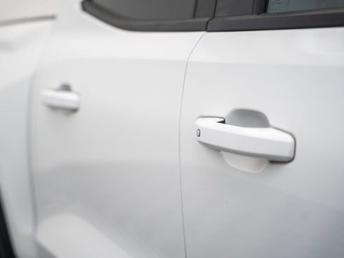 Used 2024 GMC Canyon AT4 w/ AT4 Premium Package AWD/4WD image 19