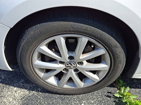 Used 2012 Volkswagen Jetta SE FWD image 4