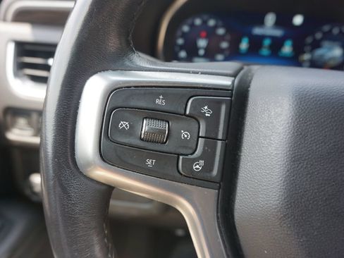 Used 2022 Chevrolet Suburban LT w/ Luxury Package RWD image 7