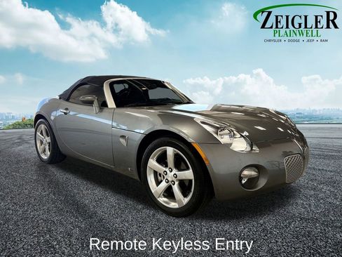Used 2006 Pontiac Solstice Convertible w/ Premium Package RWD image 7