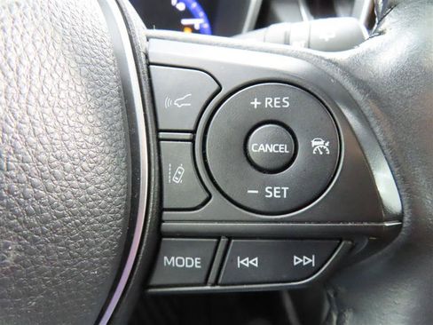 Used 2022 Toyota Corolla Cross XLE FWD image 23