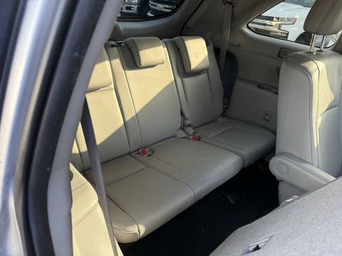Used 2019 Toyota Highlander XLE FWD image 17