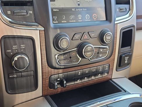 Used 2017 RAM 3500 Laramie AWD/4WD image 25