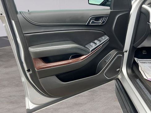 Used 2019 GMC Yukon SLT w/ Premium Edition AWD/4WD image 10