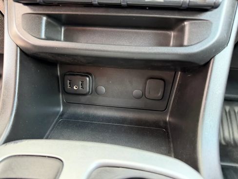 Used 2022 Chevrolet Colorado LT w/ Fleet Safety Package RWD image 26