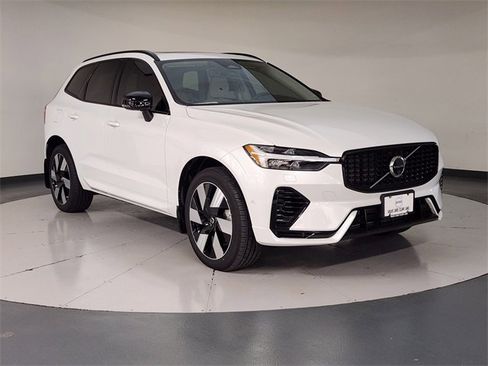 Used 2025 Volvo XC60 T8 Plus w/ Protection Package Premier image 7