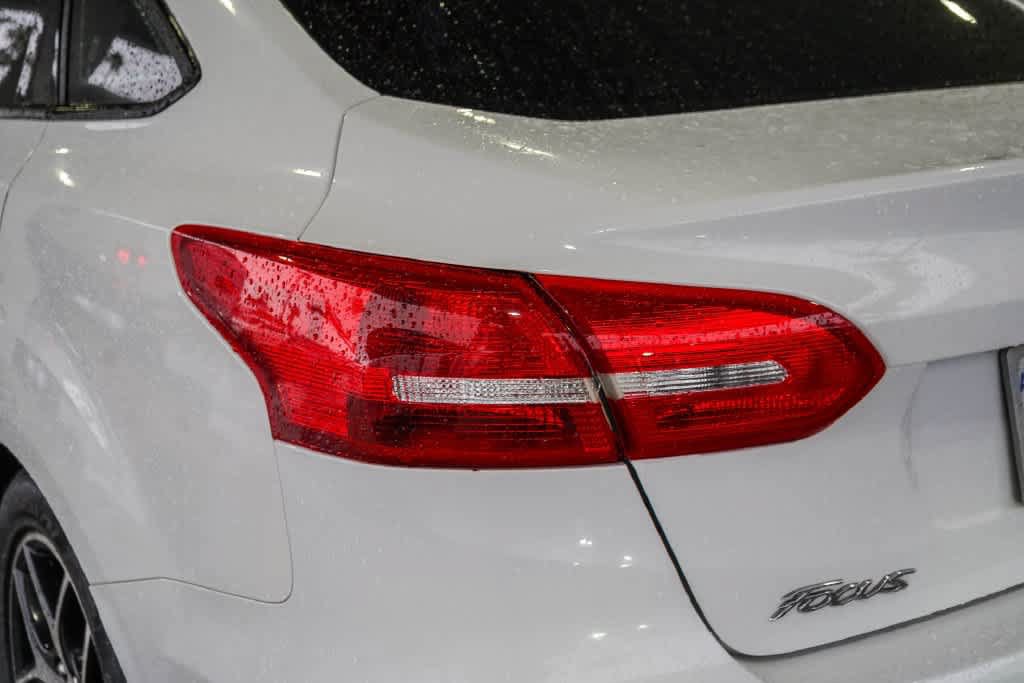 Used 2017 Ford Focus SEL FWD image 9