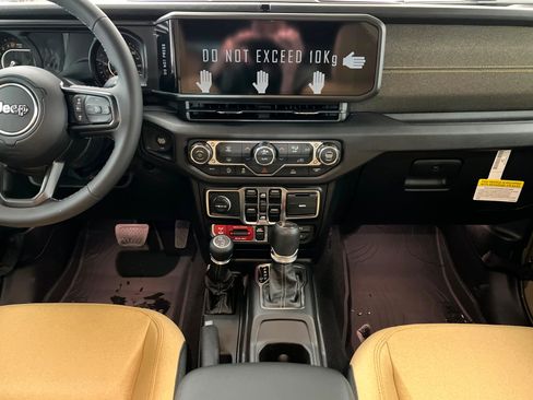 New 2026 Jeep Gladiator Willys AWD/4WD image 13