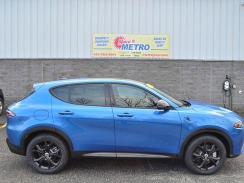 Used 2024 Dodge Hornet R/T Plus w/ Tech Pack Plus w/o Parking image 9