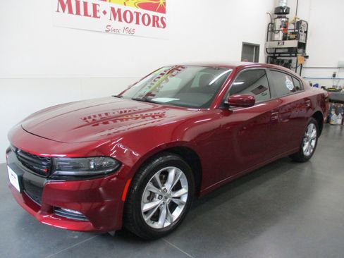Used 2022 Dodge Charger SXT w/ Cold Weather Package image 2