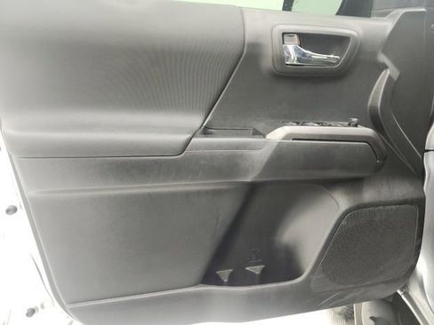 Certified 2022 Toyota Tacoma TRD Off-Road w/ Technology Package image 11